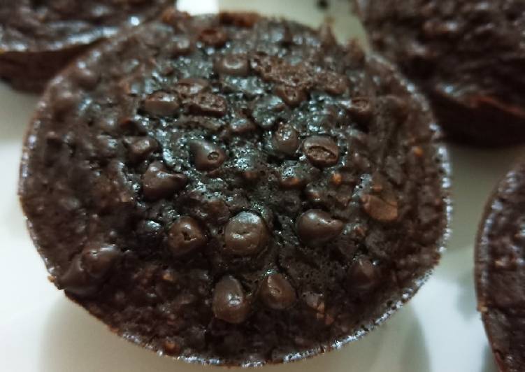 Langkah Mudah untuk Menyiapkan Chocolate Oatmeal Muffins (Takaran Sendok) yang Menggugah Selera