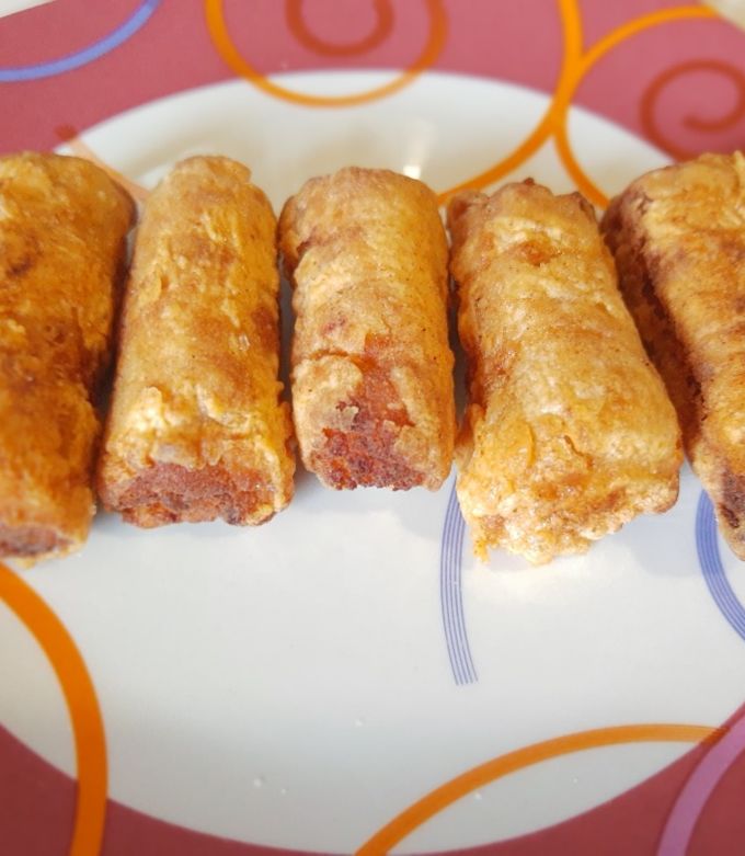 Una foto de Croquetas de chorizo y salsa bechamel rebozadas