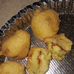 A picture of Lasaniya batekana bhajiya.
