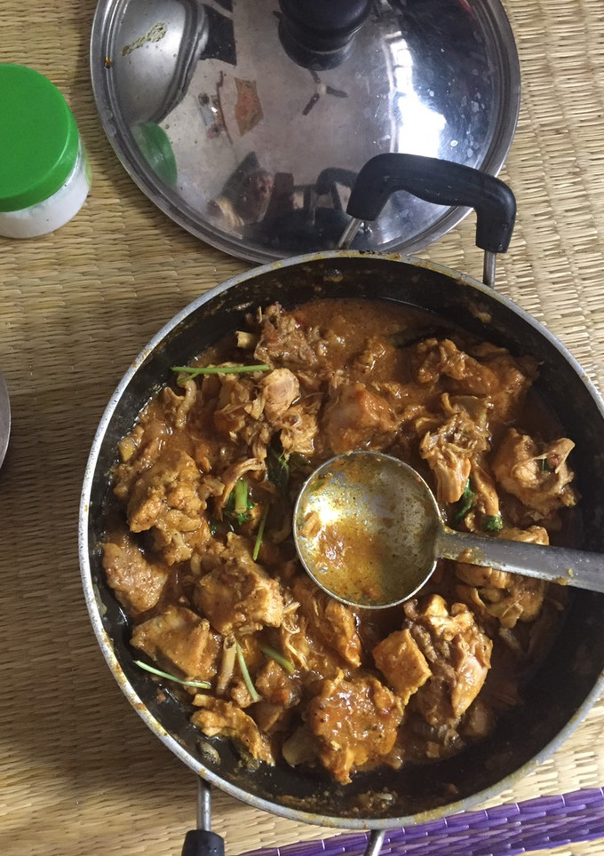 சிக்கன் கிரேவி(டெஸ்டாரண்ட் ஸ்டைல்) செய்முறை முக்கிய புகைப்படம்