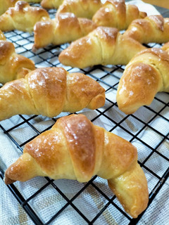 Una foto de Mini croissants caseros