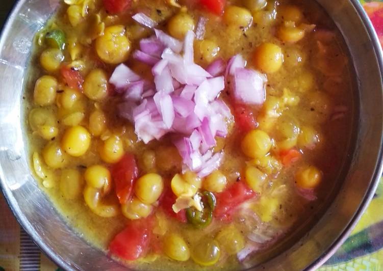 Steps to Make Homemade White peas chole