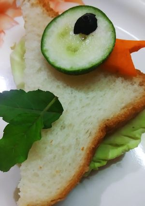 इमोजी बर्ड सैंडविच (Emoji Bird sandwich recipe in Hindi) रेसिपी मुख्य फोटो