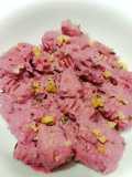 Radiatori con crema di ricotta rapa rossa e granella di noci
