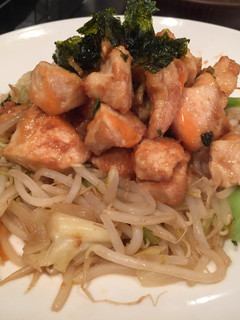 A picture of Chilly chicken sautée with mixed veggie.