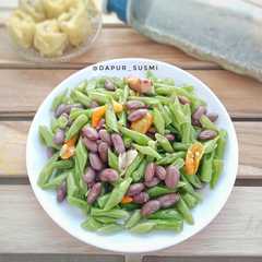 A picture of Oseng buncis kacang merah.