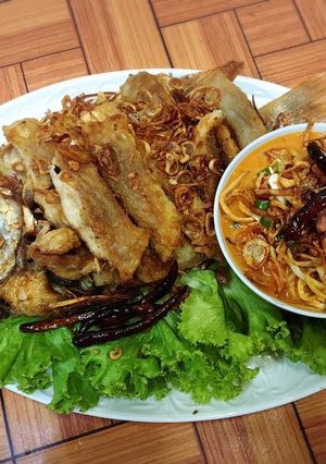 รูปของ ปลาทับทิมทอด-น้ำยำหัวปลี