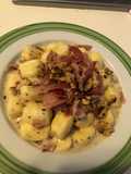 Gnocchi con crema allo zola speck e noci