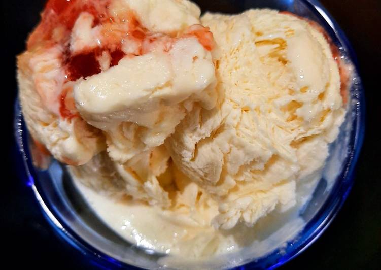 Bagaimana Menyiapkan Strawberry Cheesecake Ice Cream (Es Krim ala W*lls) yang Enak