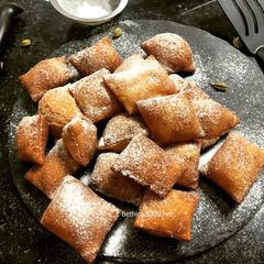 A picture of Mandazi.
