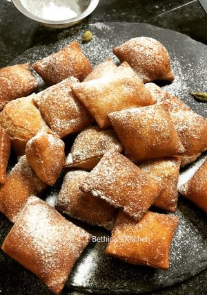 A picture of Mandazi.
