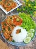 Telur Dadar Kremes Daun Kari