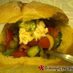 A picture of Greek salad (authentic).