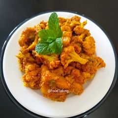 Cauliflower, Potato Dry Subzi A picture of Cauliflower, Potato Dry Subzi.