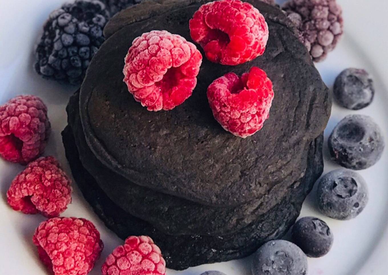 Pancakes de Harina de Algarroba con Frutos Rojos🍓