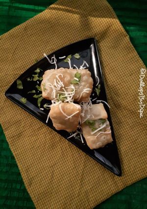 A picture of Cheese capsicum parcels.