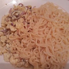 A picture of Spaghetti with eggs.
