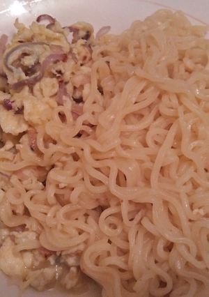 A picture of Spaghetti with eggs.