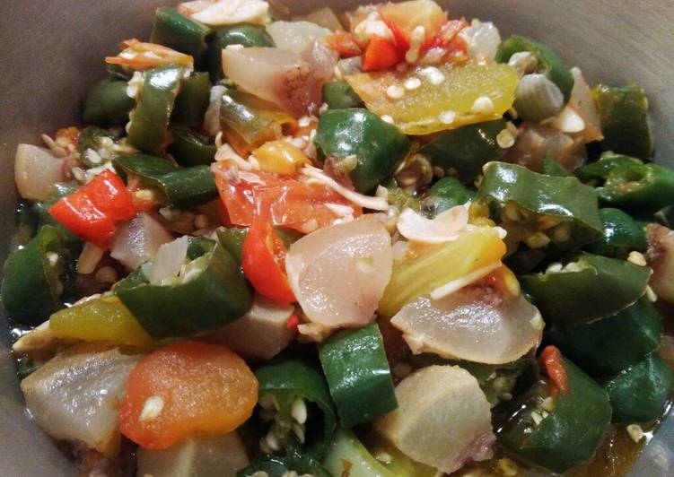 Easiest Way to Prepare Yummy Jangan Lombok Ijo (Sayur Cabai Hijau)
