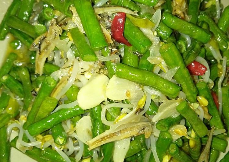 Tumis kacang panjang tauge teri