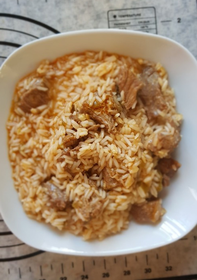 Una foto de Arroz con ternera