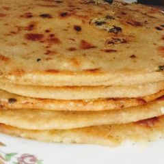 A picture of Mooli (radish) parathe.
