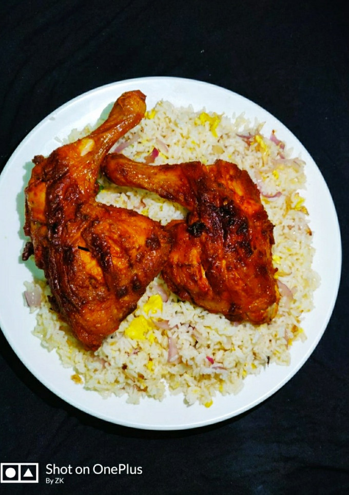 எக் ஃப்ரைடு ரைஸ் வித் கிரில் சிக்கன் செய்முறை முக்கிய புகைப்படம்
