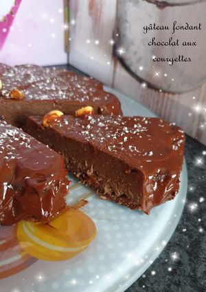 Une photo de Gâteau 🍰 fondant chocolat 🍫 aux courgettes 😋 #novembre