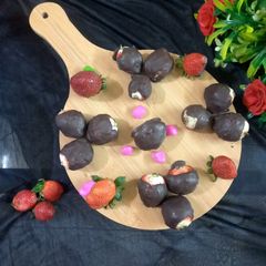 A picture of Chocolate stawberry bites.