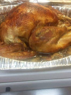 Una foto de Pavo con salsa de guayaba