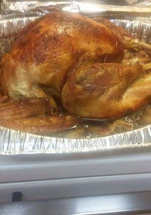 Una foto de Pavo con salsa de guayaba