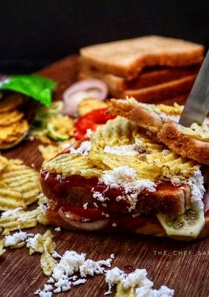 A picture of Chips sandwich.