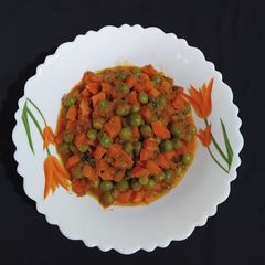 A picture of Gajar Matar Sabji.