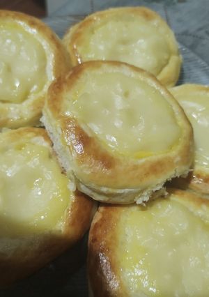 Una foto de Facturas con crema pastelera 🤭
