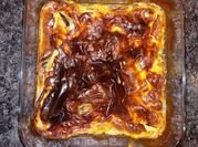Une photo de flan aux pruneaux