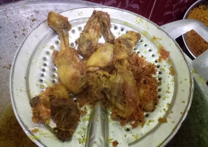 Ayam goreng bumbu serundeng