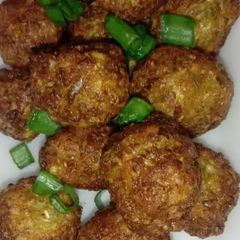 A picture of Fried Cabbage Balls.