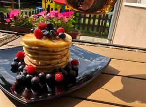 Bögrés, amerikai palacsinta 🥞🍇🍯 recept fotója