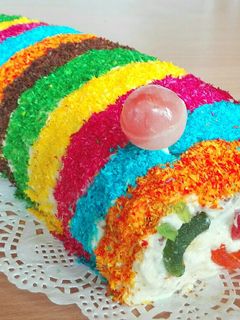 Szivárványos mesetorta 🌈 recept fotója