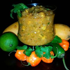 A picture of Mike's Mango Pineapple Habenero Salsa.