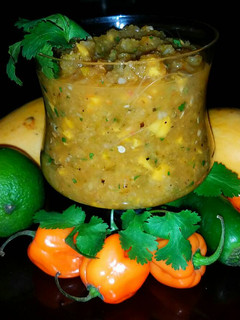 A picture of Mike's Mango Pineapple Habenero Salsa.