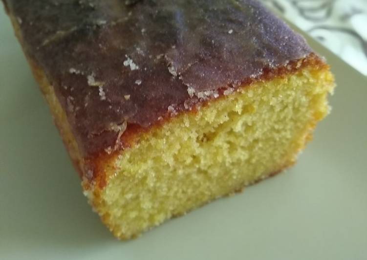 Bizcocho con glaseado de naranja