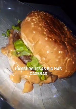 Una foto de Hamburguesa Big Mac casera- Salsa big mac facilísima