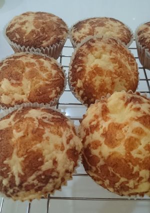 A picture of Milk and cheese cup cakes.