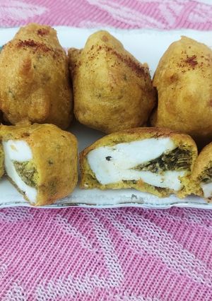 સ્ટફડ પનીર પકોડા રેસીપી મુખ્ય ફોટો