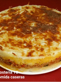 Una foto de Pastel de patata relleno de carne