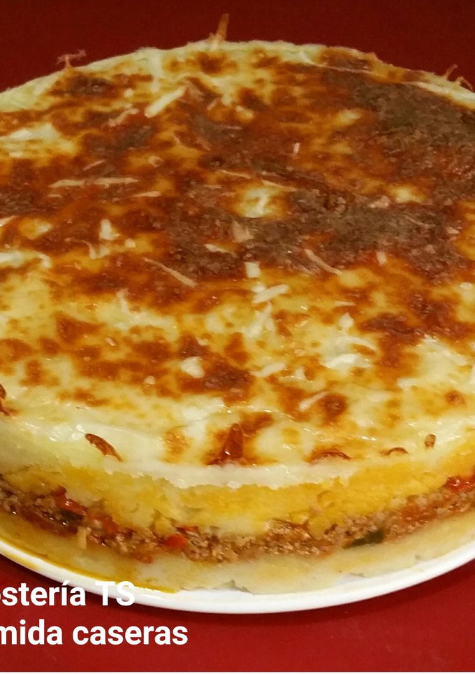 Una foto de Pastel de patata relleno de carne