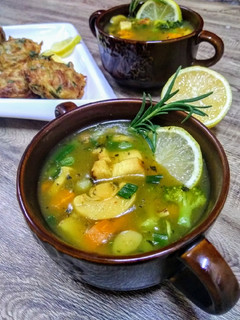 A picture of Supreme chicken veg soup with classic potatoes puffs.