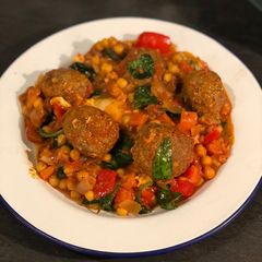 A picture of Morrocan lamb meatball tagine.