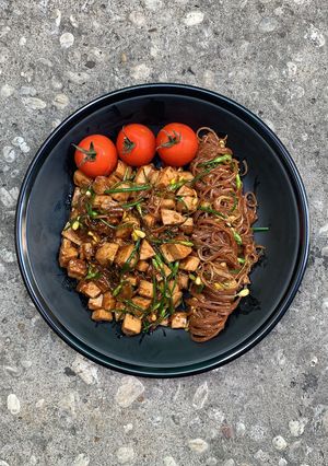 Hình của món Hủ tiếu lứt sốt chả lụa tương đậu [Eat clean - Lose weight].